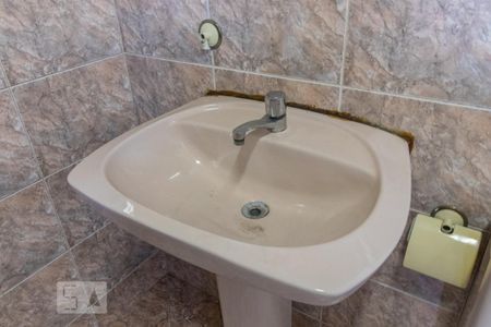 Casa à venda com 180m², 4 quartos e 2 vagas Casa à venda com 180m², 4 quartos e 2 vagasBanheiro 2
