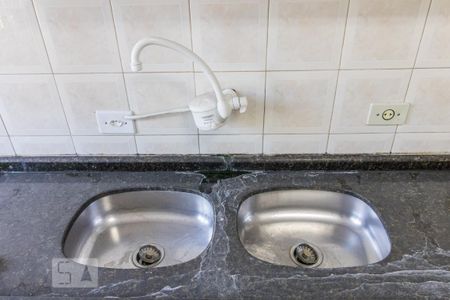 Casa à venda com 180m², 4 quartos e 2 vagas Casa à venda com 180m², 4 quartos e 2 vagasCozinha