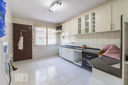 Casa à venda com 180m², 4 quartos e 2 vagas Casa à venda com 180m², 4 quartos e 2 vagasCozinha