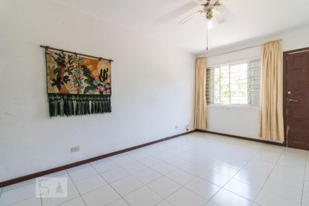 Casa à venda com 180m², 4 quartos e 2 vagas Casa à venda com 180m², 4 quartos e 2 vagasSala