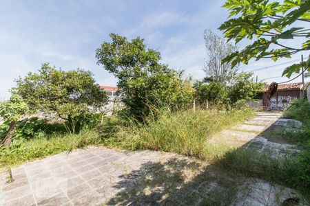 Casa à venda com 180m², 4 quartos e 2 vagas Casa à venda com 180m², 4 quartos e 2 vagasÁrea externa
