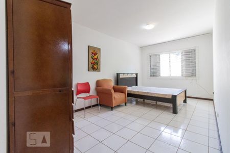 Casa à venda com 180m², 4 quartos e 2 vagas Casa à venda com 180m², 4 quartos e 2 vagasQuarto 2