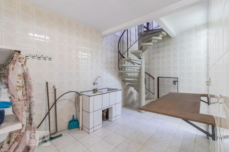 Casa à venda com 180m², 4 quartos e 2 vagas Casa à venda com 180m², 4 quartos e 2 vagasÁrea de serviço