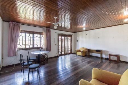 Casa à venda com 180m², 4 quartos e 2 vagas Casa à venda com 180m², 4 quartos e 2 vagasSala segundo piso
