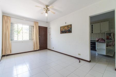 Casa à venda com 180m², 4 quartos e 2 vagas Casa à venda com 180m², 4 quartos e 2 vagasSala