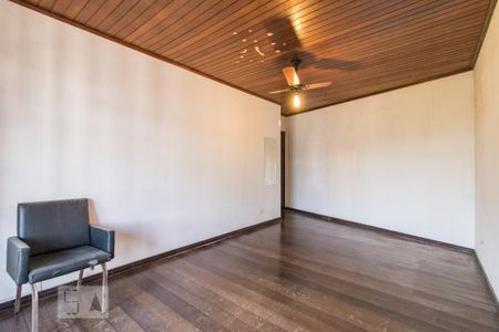Casa à venda com 180m², 4 quartos e 2 vagas Casa à venda com 180m², 4 quartos e 2 vagasQuarto 4