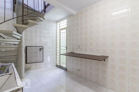 Casa à venda com 180m², 4 quartos e 2 vagas Casa à venda com 180m², 4 quartos e 2 vagasÁrea de serviço