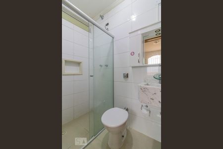 Casa à venda com 500m², 3 quartos e 5 vagasBanheiro do quarto 2