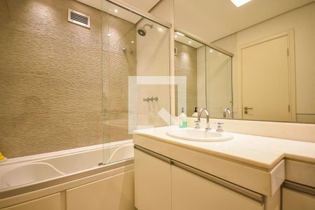 Apartamento à venda com 100m², 2 quartos e 2 vagasBanheiro suíte