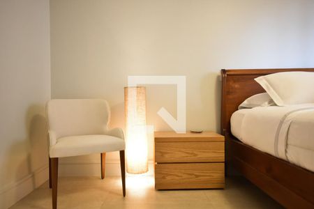 Apartamento à venda com 100m², 2 quartos e 2 vagasDetalhe da suíte