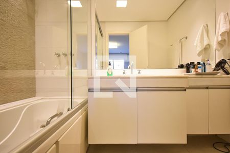 Apartamento à venda com 100m², 2 quartos e 2 vagasBanheiro suíte