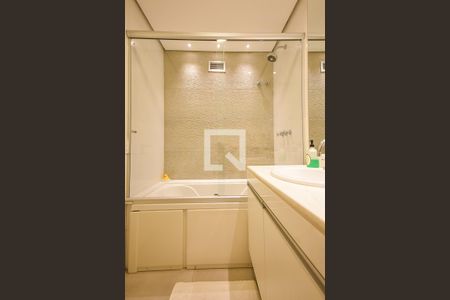 Apartamento à venda com 100m², 2 quartos e 2 vagasBanheiro suíte