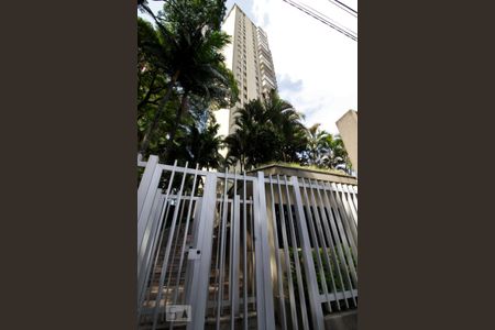 Fachada de apartamento à venda com 2 quartos, 107m² em Vila Suzana, São Paulo