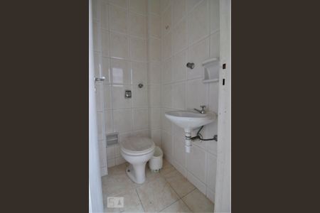Banheiro de serviço de apartamento à venda com 2 quartos, 107m² em Vila Suzana, São Paulo