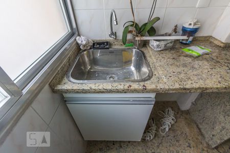 Apartamento para alugar com 67m², 3 quartos e 1 vagaCozinha e Área de Serviço Tanque