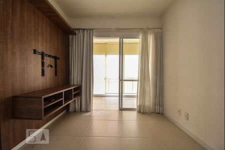 Sala e Varanda de apartamento para alugar com 1 quarto, 50m² em Jardim Aeroporto, São Paulo
