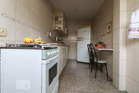 Apartamento à venda com 140m², 4 quartos e 2 vagasCozinha