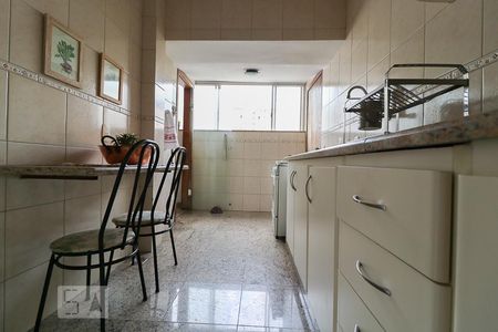 Apartamento à venda com 140m², 4 quartos e 2 vagasCozinha