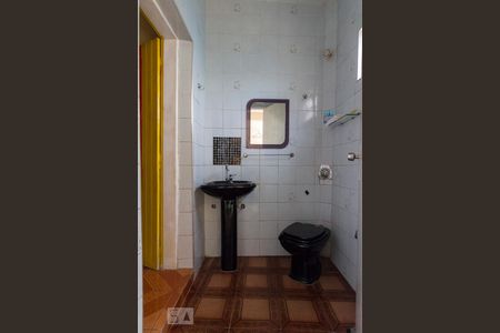 Banheiro Social (Piso Inferior)  de casa à venda com 4 quartos, 170m² em Vila Ema, São Paulo