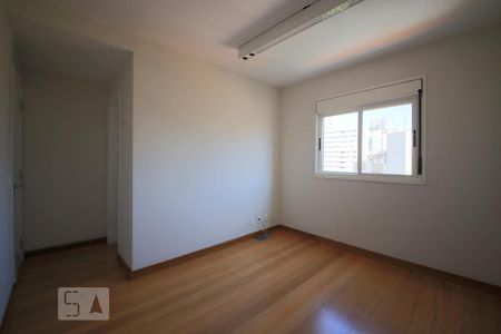 Apartamento à venda com 215m², 3 quartos e 4 vagas Apartamento à venda com 215m², 3 quartos e 4 vagasQuarto Suite 1