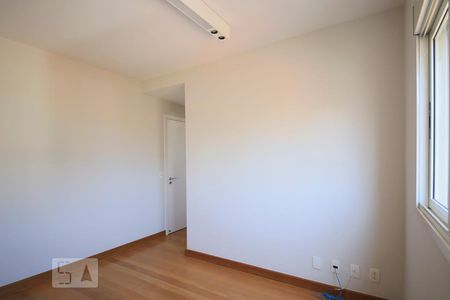 Apartamento à venda com 215m², 3 quartos e 4 vagas Apartamento à venda com 215m², 3 quartos e 4 vagasQuarto Suite 1