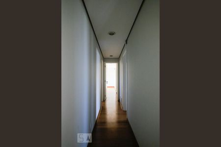 Apartamento à venda com 215m², 3 quartos e 4 vagas Apartamento à venda com 215m², 3 quartos e 4 vagasCorredor