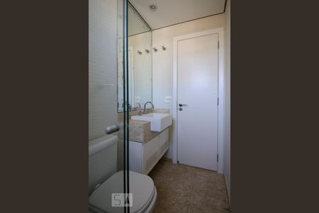 Apartamento à venda com 215m², 3 quartos e 4 vagas Apartamento à venda com 215m², 3 quartos e 4 vagasBanheiro Suite 1