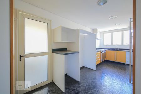 Apartamento à venda com 215m², 3 quartos e 4 vagas Apartamento à venda com 215m², 3 quartos e 4 vagasCozinha