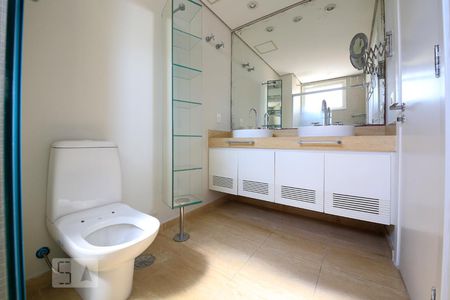 Apartamento à venda com 215m², 3 quartos e 4 vagas Apartamento à venda com 215m², 3 quartos e 4 vagasBanheiro Suite 3