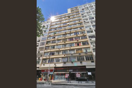 Apartamento à venda com 40m², 1 quarto e sem vagaFachada do Prédio.
