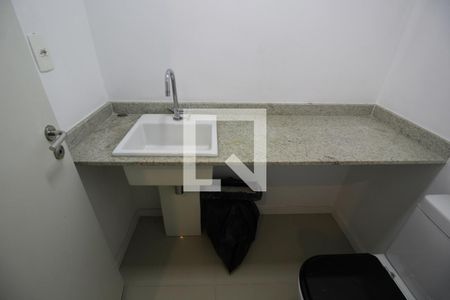 Lavabo de apartamento para alugar com 2 quartos, 114m² em Jacarepaguá, Rio de Janeiro