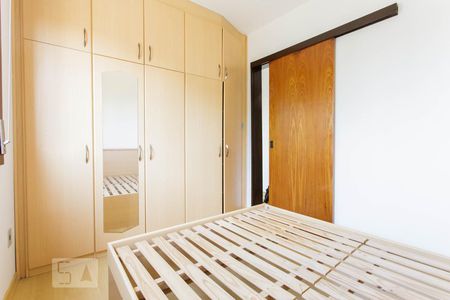 Quarto de apartamento à venda com 1 quarto, 49m² em Partenon, Porto Alegre