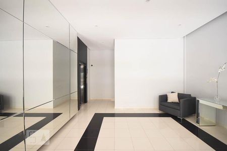 Apartamento para alugar com 79m², 2 quartos e 2 vagasHall social