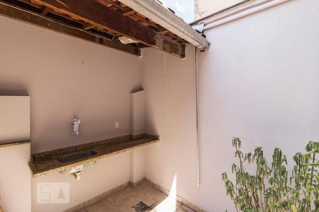 Casa para alugar com 160m², 4 quartos e 1 vagaQuintal