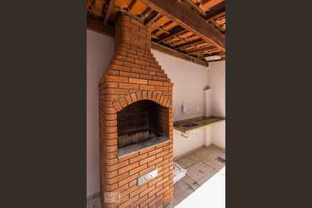 Casa para alugar com 160m², 4 quartos e 1 vagaQuintal