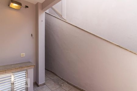 Casa para alugar com 160m², 4 quartos e 1 vagaQuintal