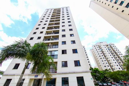Apartamento para alugar com 48m², 2 quartos e 1 vaga Apartamento para alugar com 48m², 2 quartos e 1 vagaFachada