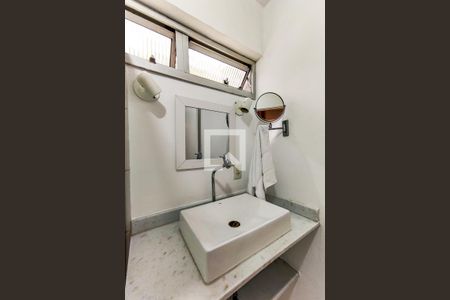 Apartamento para alugar com 149m², 3 quartos e 2 vagas Apartamento para alugar com 149m², 3 quartos e 2 vagasBanheiro da Suíte 1