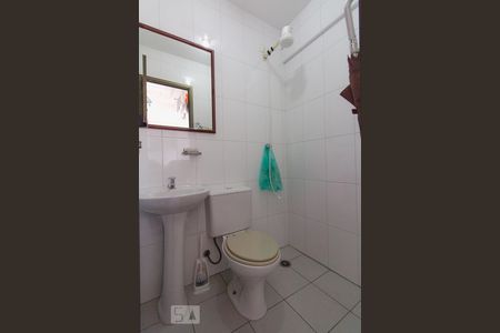 Apartamento para alugar com 300m², 3 quartos e 4 vagas Apartamento para alugar com 300m², 3 quartos e 4 vagasBanheiro de serviço