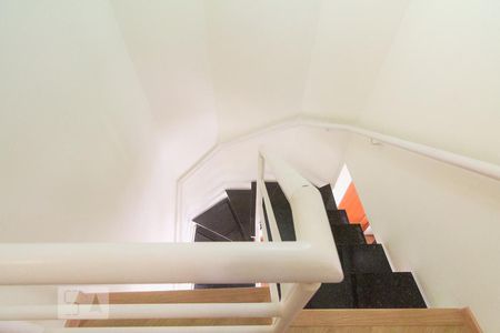 Apartamento para alugar com 300m², 3 quartos e 4 vagas Apartamento para alugar com 300m², 3 quartos e 4 vagasEscadas