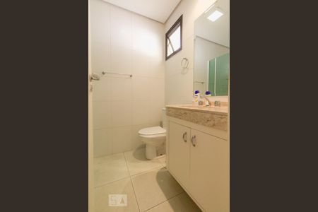 Apartamento para alugar com 300m², 3 quartos e 4 vagas Apartamento para alugar com 300m², 3 quartos e 4 vagasBanheiro Quarto 1