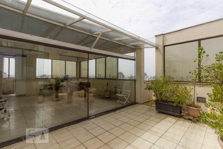 Apartamento para alugar com 300m², 3 quartos e 4 vagas Apartamento para alugar com 300m², 3 quartos e 4 vagasÁrea Terceiro Piso