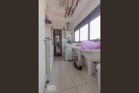 Apartamento para alugar com 300m², 3 quartos e 4 vagas Apartamento para alugar com 300m², 3 quartos e 4 vagasÁrea de serviço