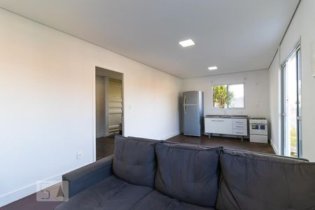 Sala e cozinha de casa para alugar com 1 quarto, 42m² em Residencial Burato, Campinas
