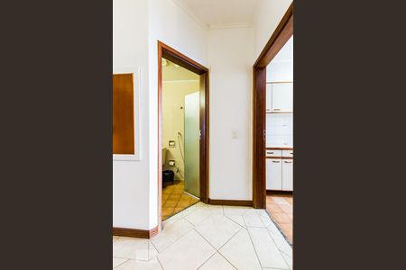 Corredor de apartamento para alugar com 1 quarto, 55m² em Centro, Campinas