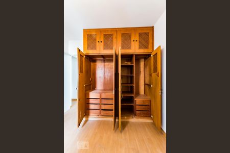 Apartamento à venda com 96m², 4 quartos e 1 vaga Apartamento à venda com 96m², 4 quartos e 1 vagaQuarto 1