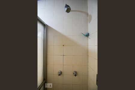 Chuveiro e torneiras de apartamento à venda com 3 quartos, 80m² em Tijuca, Rio de Janeiro