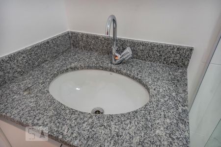 Apartamento para alugar com 65m², 2 quartos e sem vaga Apartamento para alugar com 65m², 2 quartos e sem vagaBanheiro social