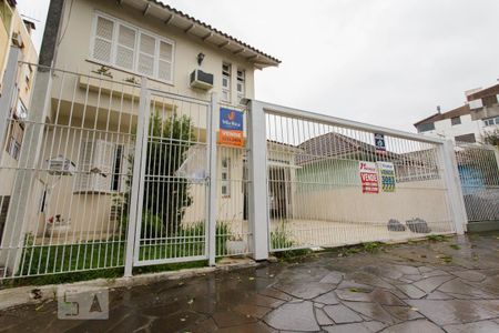 Casa à venda com 300m², 3 quartos e 5 vagas Casa à venda com 300m², 3 quartos e 5 vagasCasa