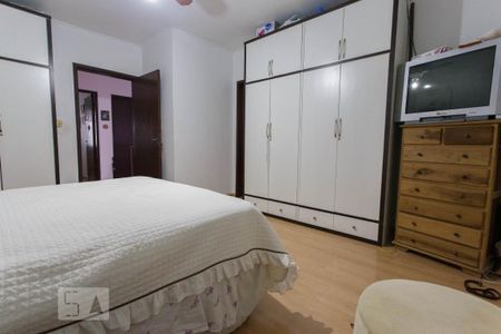 Casa à venda com 300m², 3 quartos e 5 vagas Casa à venda com 300m², 3 quartos e 5 vagasSuíte